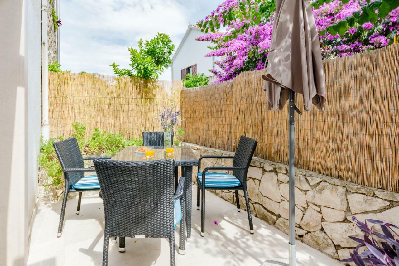 Villa Dinka Sutivan Εξωτερικό φωτογραφία