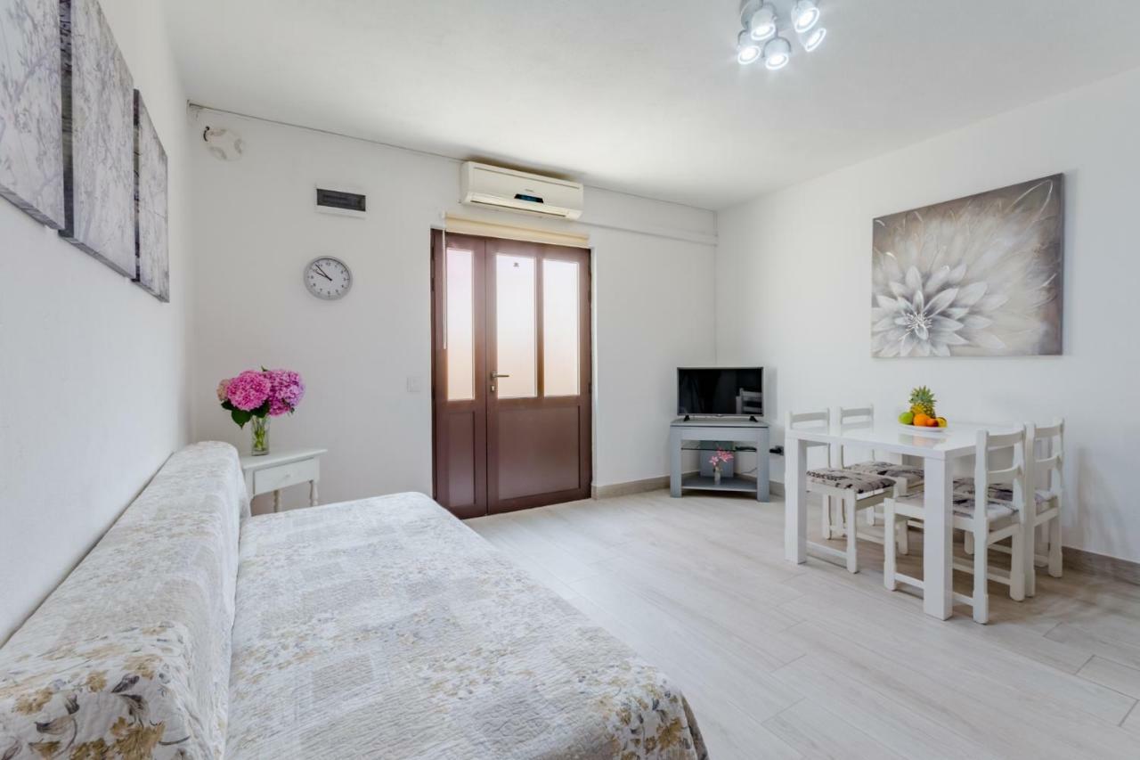 Villa Dinka Sutivan Εξωτερικό φωτογραφία