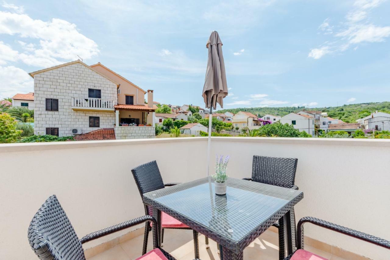 Villa Dinka Sutivan Εξωτερικό φωτογραφία