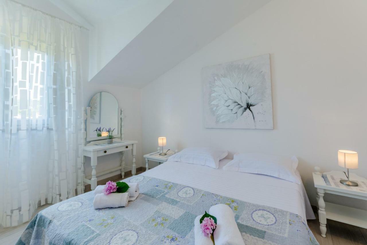 Villa Dinka Sutivan Εξωτερικό φωτογραφία