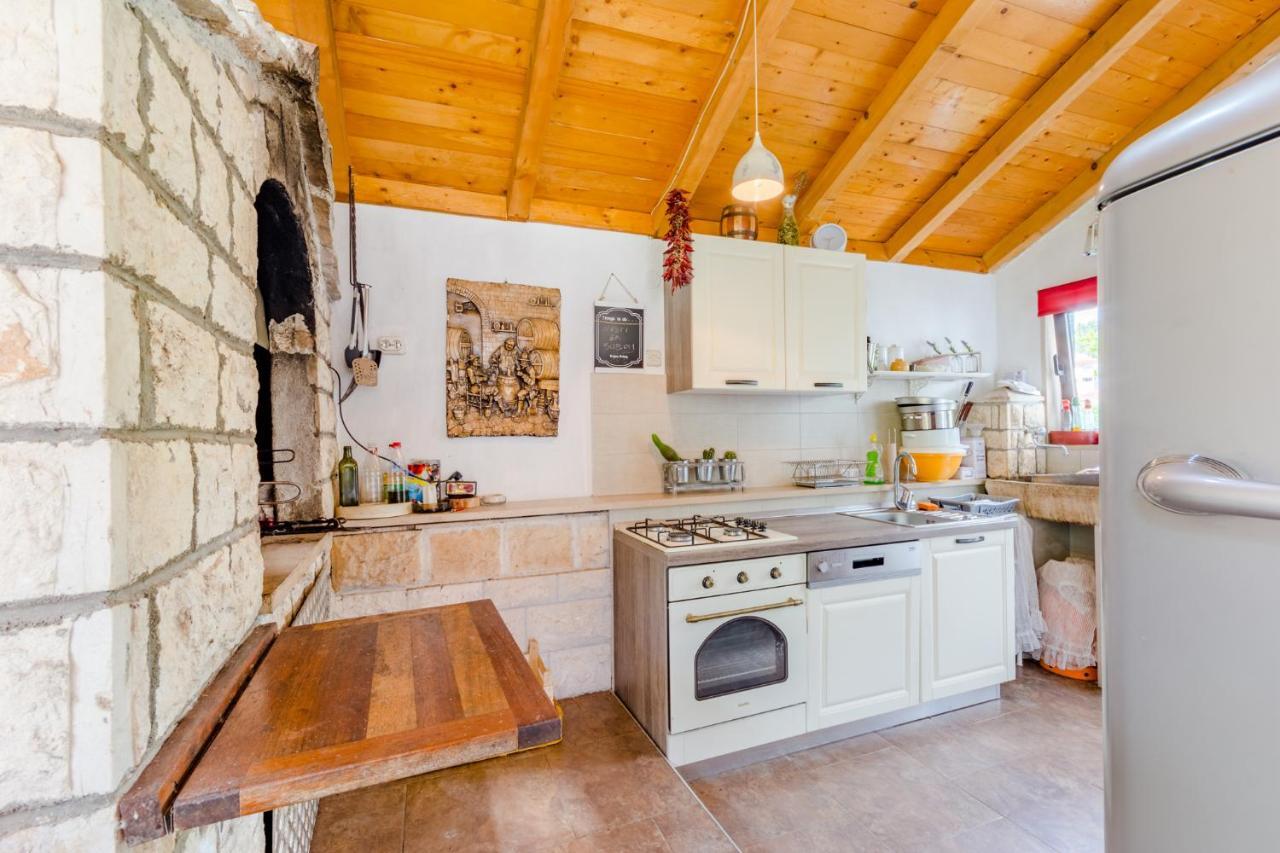 Villa Dinka Sutivan Εξωτερικό φωτογραφία