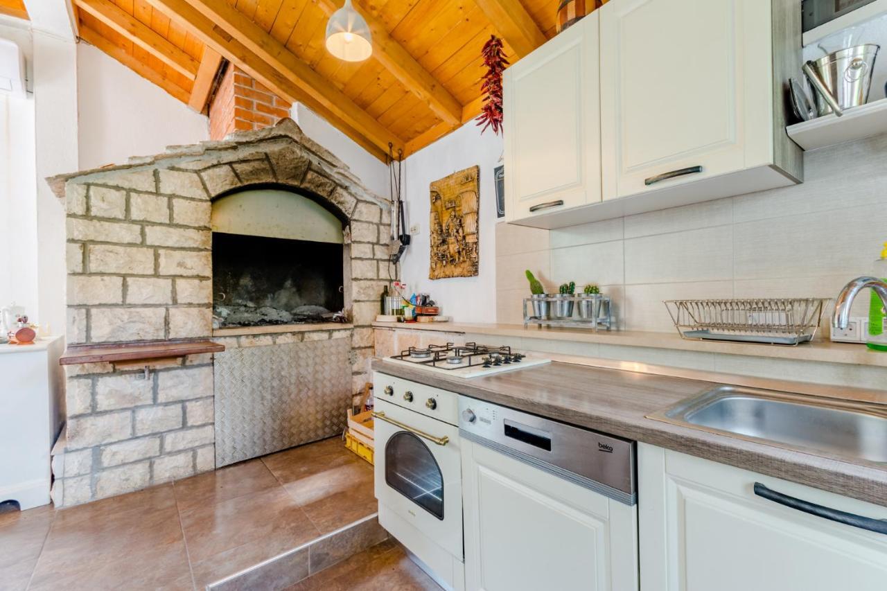 Villa Dinka Sutivan Εξωτερικό φωτογραφία