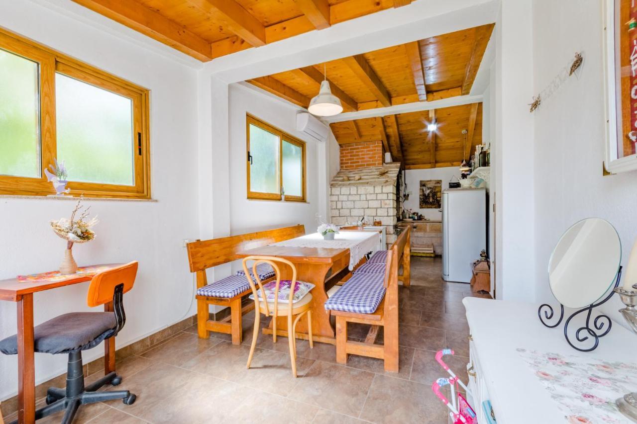 Villa Dinka Sutivan Εξωτερικό φωτογραφία